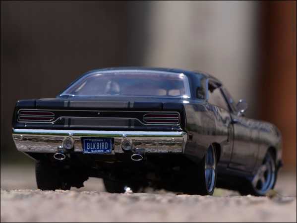 1:18 GMP Plymouth Blackbird Road Runner G1803120 Limited Edition 996 - NEW with GMP original packaging - diecast & excellent condition